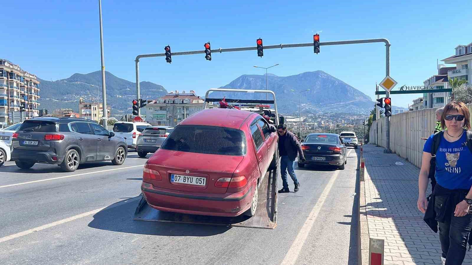 antalyada ehliyetsiz surucu ortaligi birbirine katti 357 bin lira ceza yedi 4 rrc6ikak