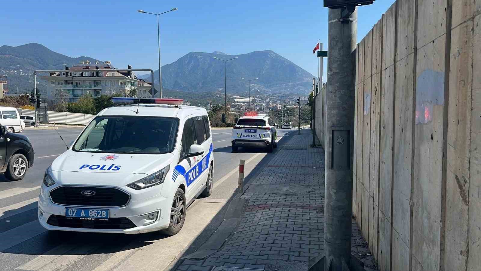 antalyada ehliyetsiz surucu ortaligi birbirine katti 357 bin lira ceza yedi 9 TRtphsDB