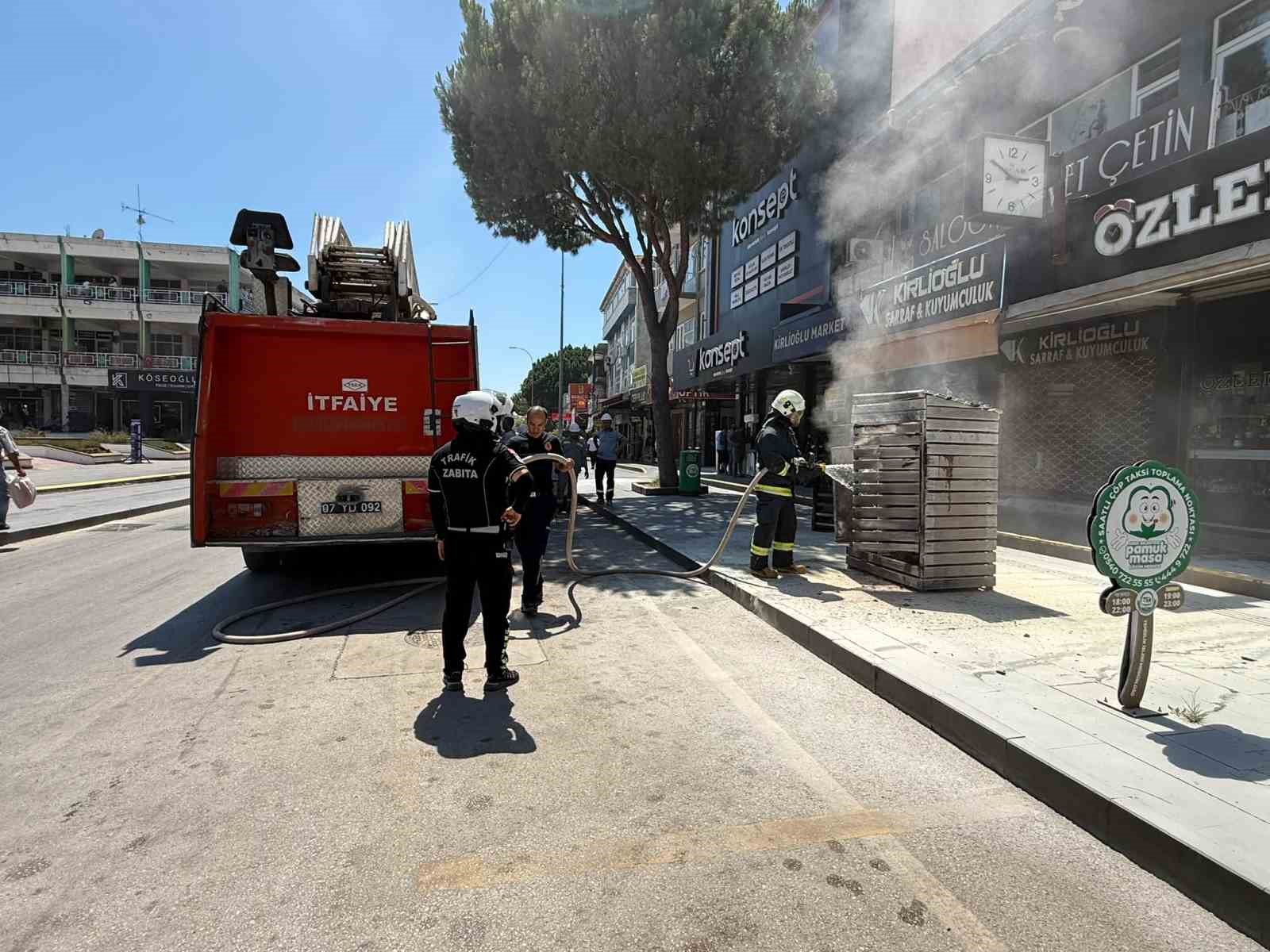 Antalya’da elektrik trafosunda çıkan yangın kokuttu 5 antalyada elektrik trafosunda cikan yangin kokuttu 1 YifRXkuL
