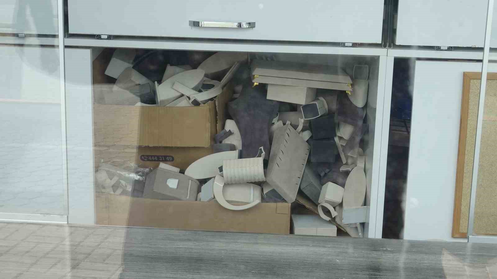 antalyada emanet ve kar payi vaadiyle 50 milyon liralik dolandiricilik iddiasi 2 MOTufRHw
