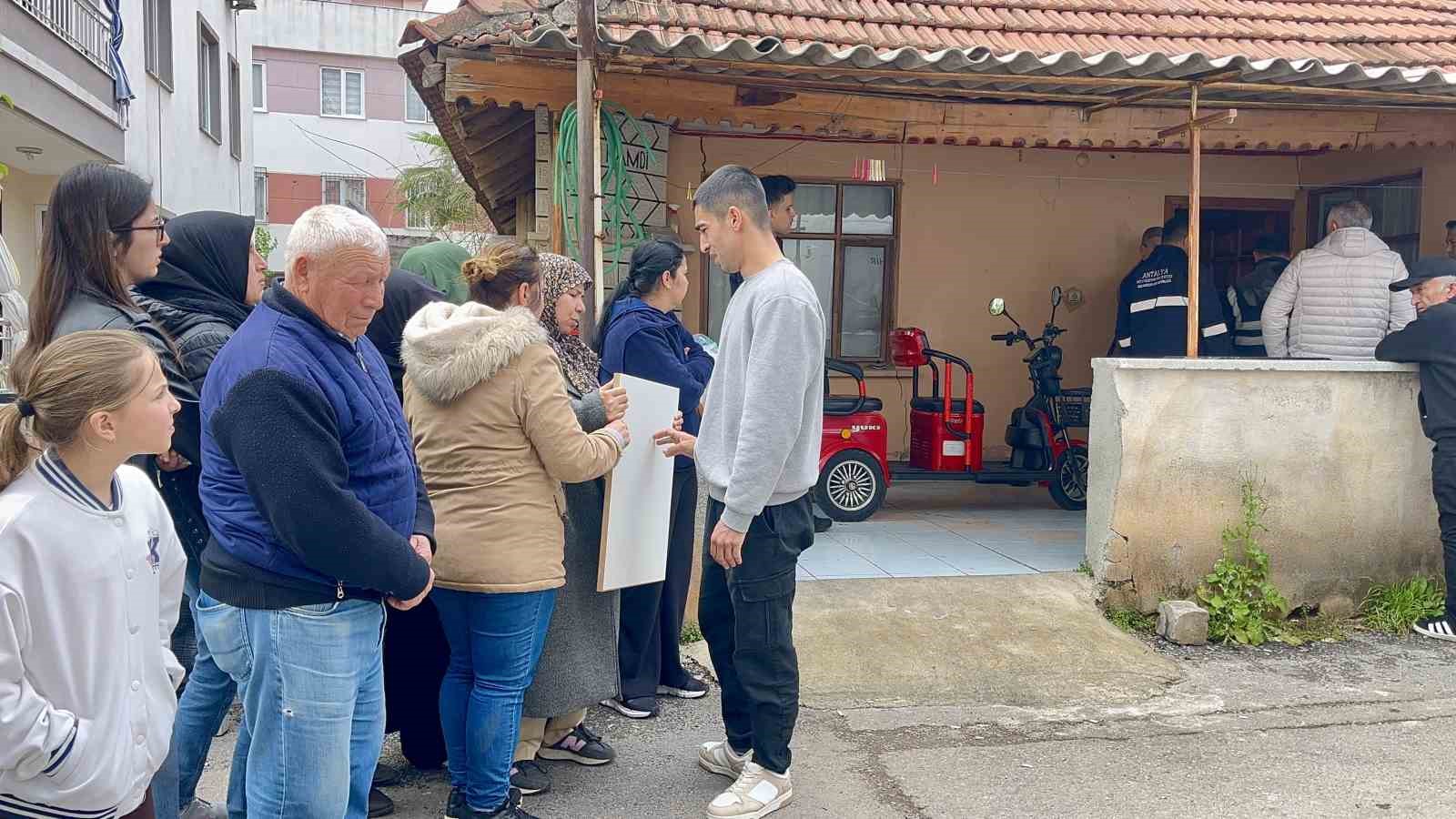 antalyada evde olu bulunan gencin teyzesinden yurek yakan agit dayanamam ben icim yaniyor 10 KLBlEklv