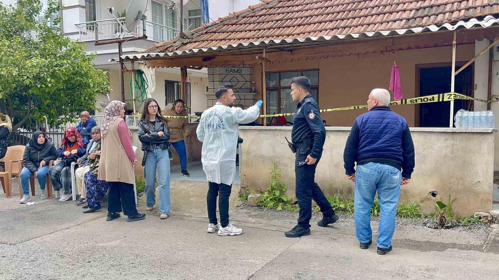 antalyada evde olu bulunan gencin teyzesinden yurek yakan agit dayanamam ben icim yaniyor 5 Ph3IZTBj