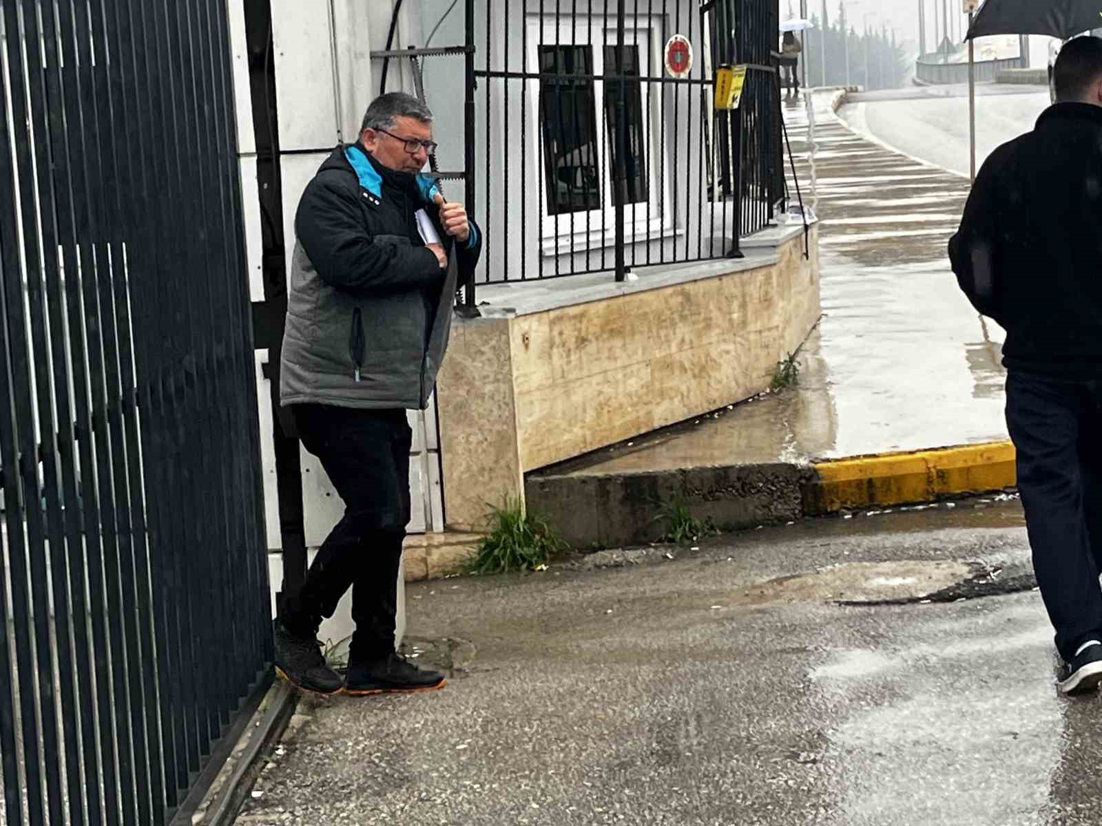 antalyada evinde silahla vurulmus halde olu bulunan kisinin cenazesi teslim alindi 3 2IT6JSIH