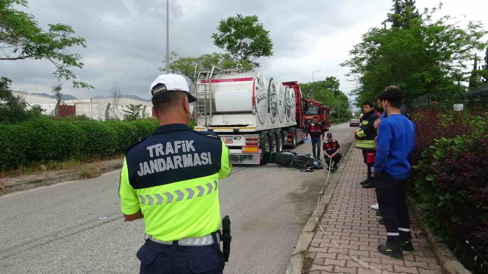 antalyada feci kaza tirin altinda kalan 19 yasindaki motosikletli genc hayatini kaybetti 4 gX95DalO