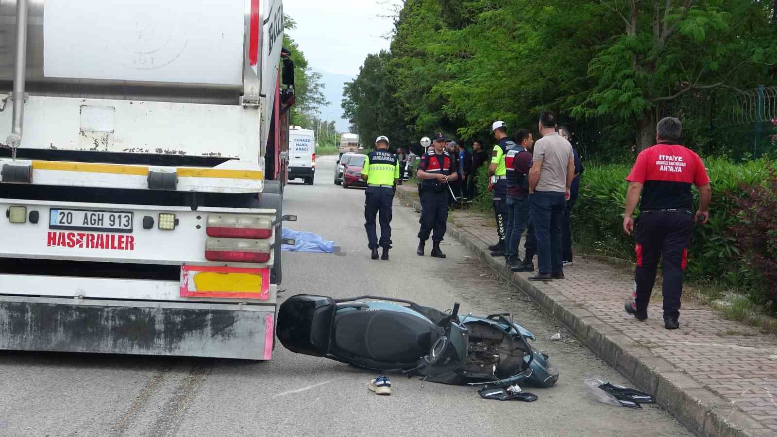 antalyada feci kaza tirin altinda kalan 19 yasindaki motosikletli genc hayatini kaybetti 5 5Q2iPIQI