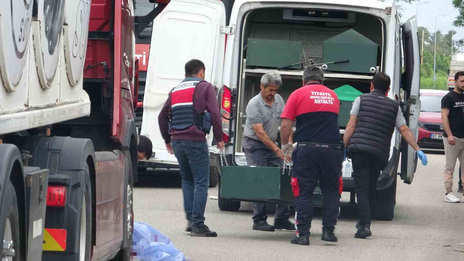 antalyada feci kaza tirin altinda kalan 19 yasindaki motosikletli genc hayatini kaybetti 7 Jr6ef4cS