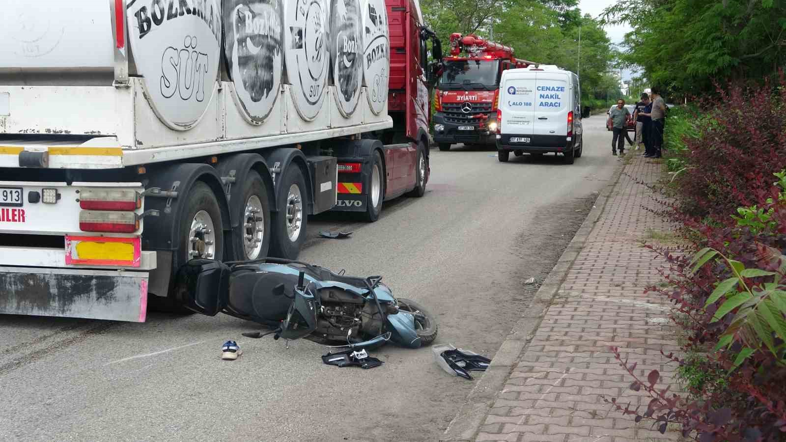 antalyada feci kaza tirin altinda kalan 19 yasindaki motosikletli genc hayatini kaybetti 9 i9Iq5PNT