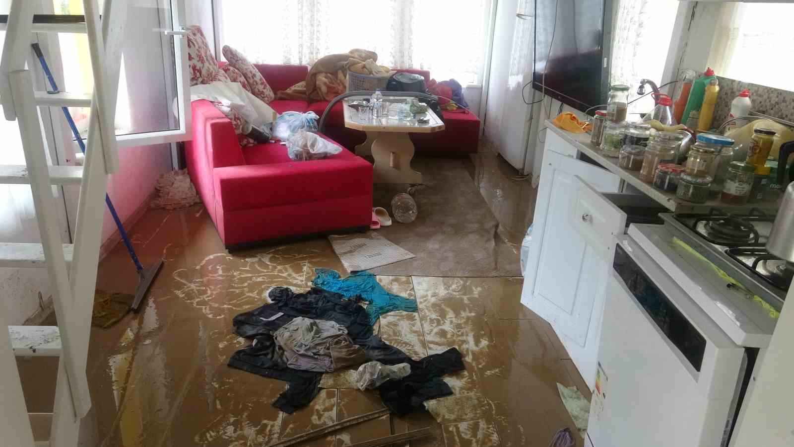 antalyada felaketin bilancosu gun agarinca ortaya cikti 1 INOA4NWI