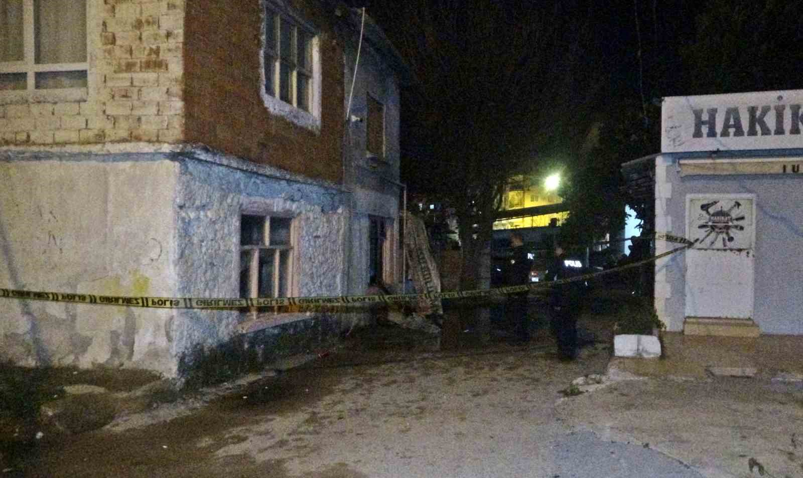 antalyada gecekondu yangini 1 olu 1 yarali 3 EPtpRJOz
