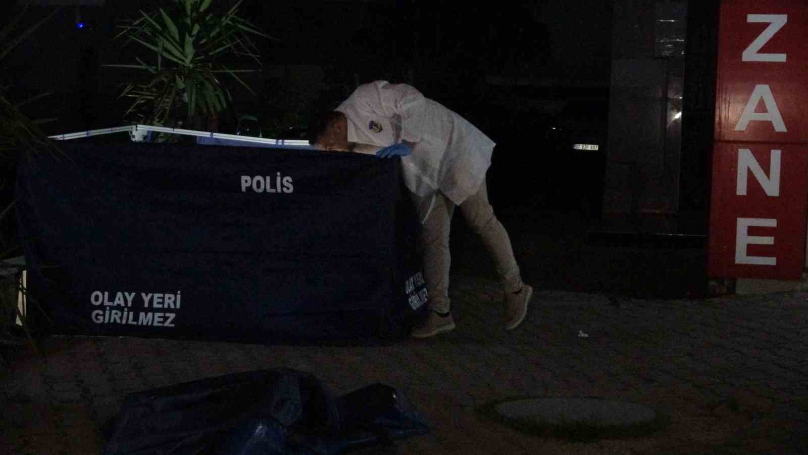 antalyada genc adam kaldirimda olu bulundu 0 PbnH1d5h