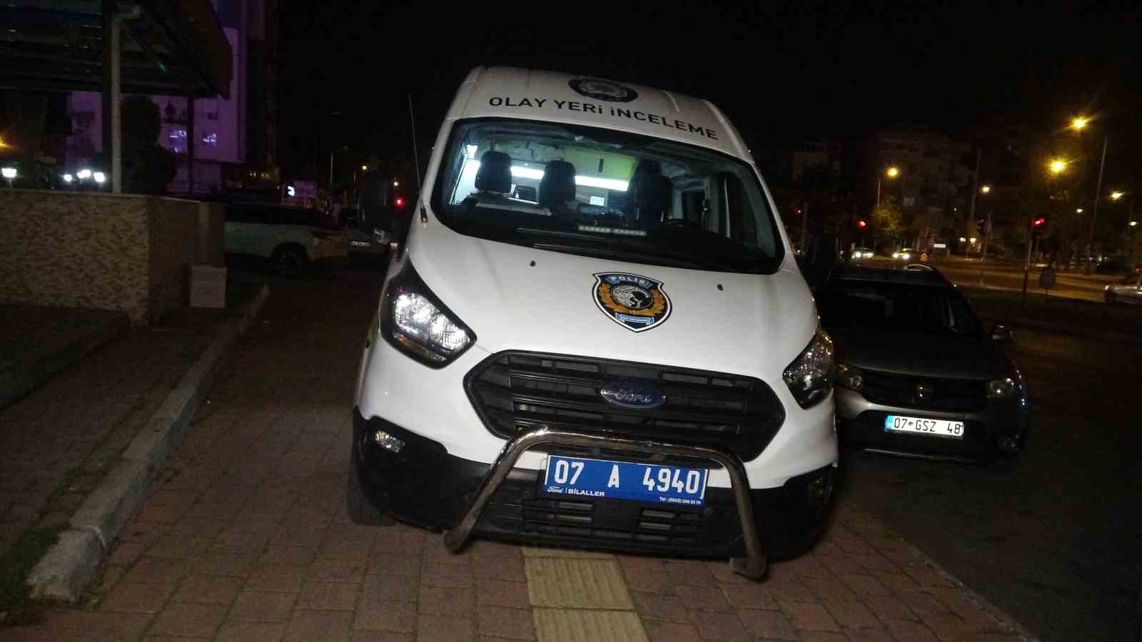 antalyada genc adam kaldirimda olu bulundu 1
