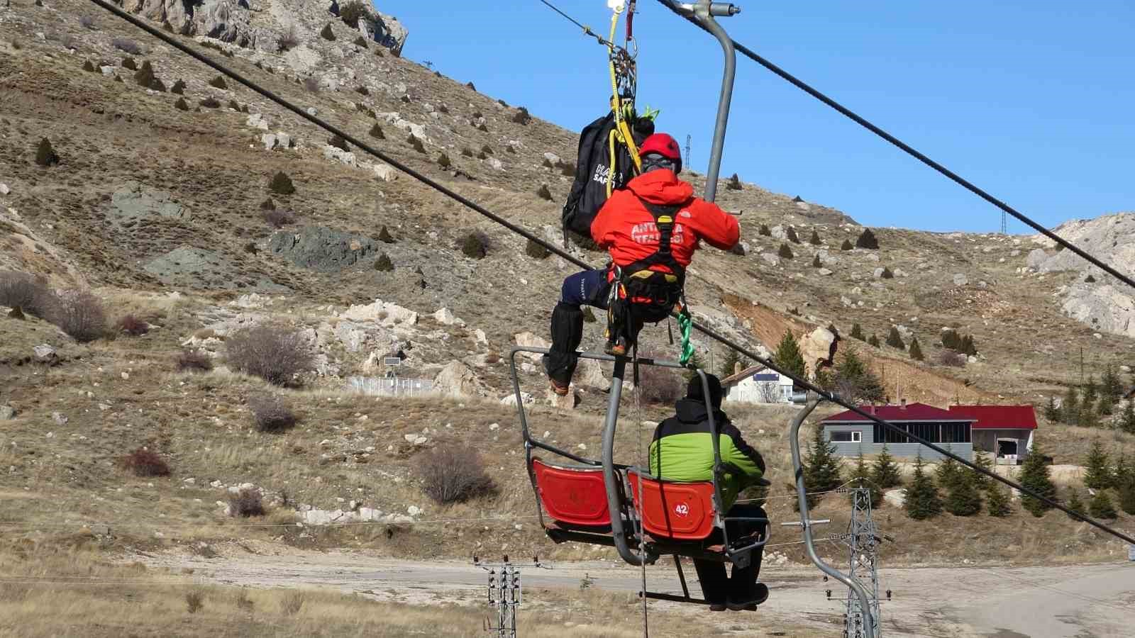 antalyada gercegi aratmayan teleferik kurtarma tatbikati 11 QNr9p59Q