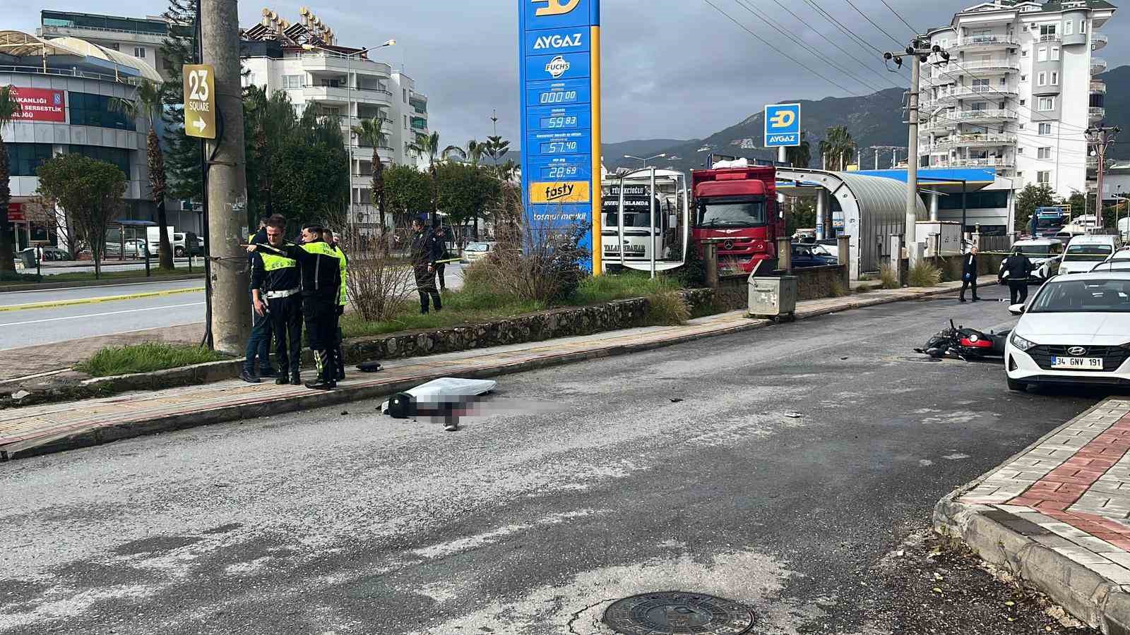 antalyada hafif ticari arac motosikletle carpisti 1 olu 4 L6Fg2dIq