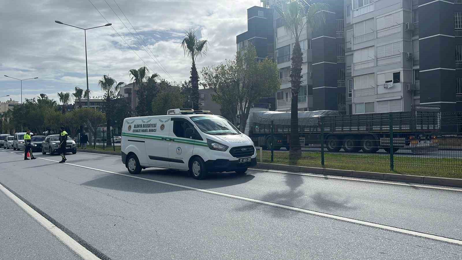 antalyada hafif ticari arac motosikletle carpisti 1 olu 5 wKmTnl4X