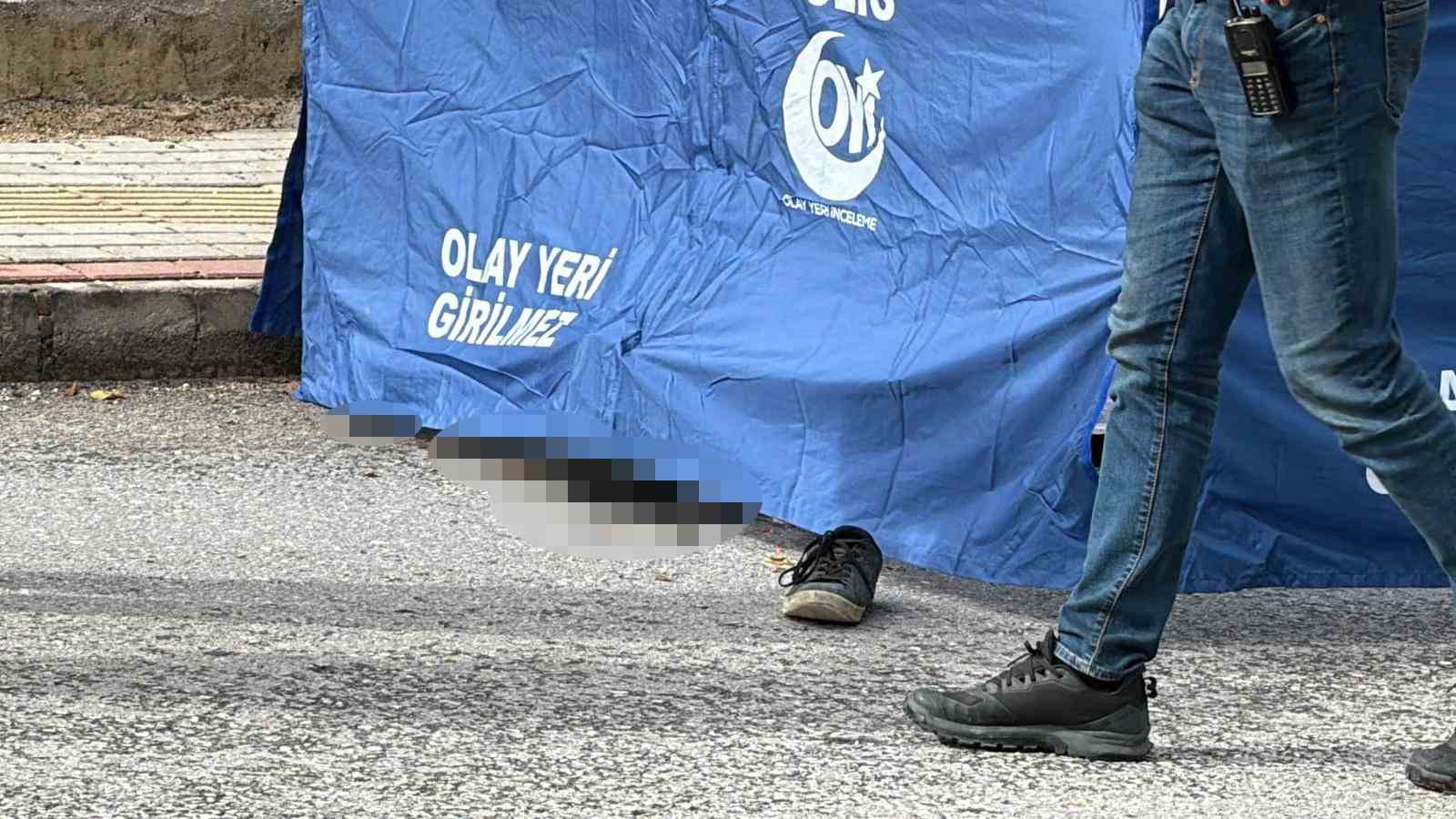 antalyada hafif ticari arac motosikletle carpisti 1 olu 8 nCMknZK7