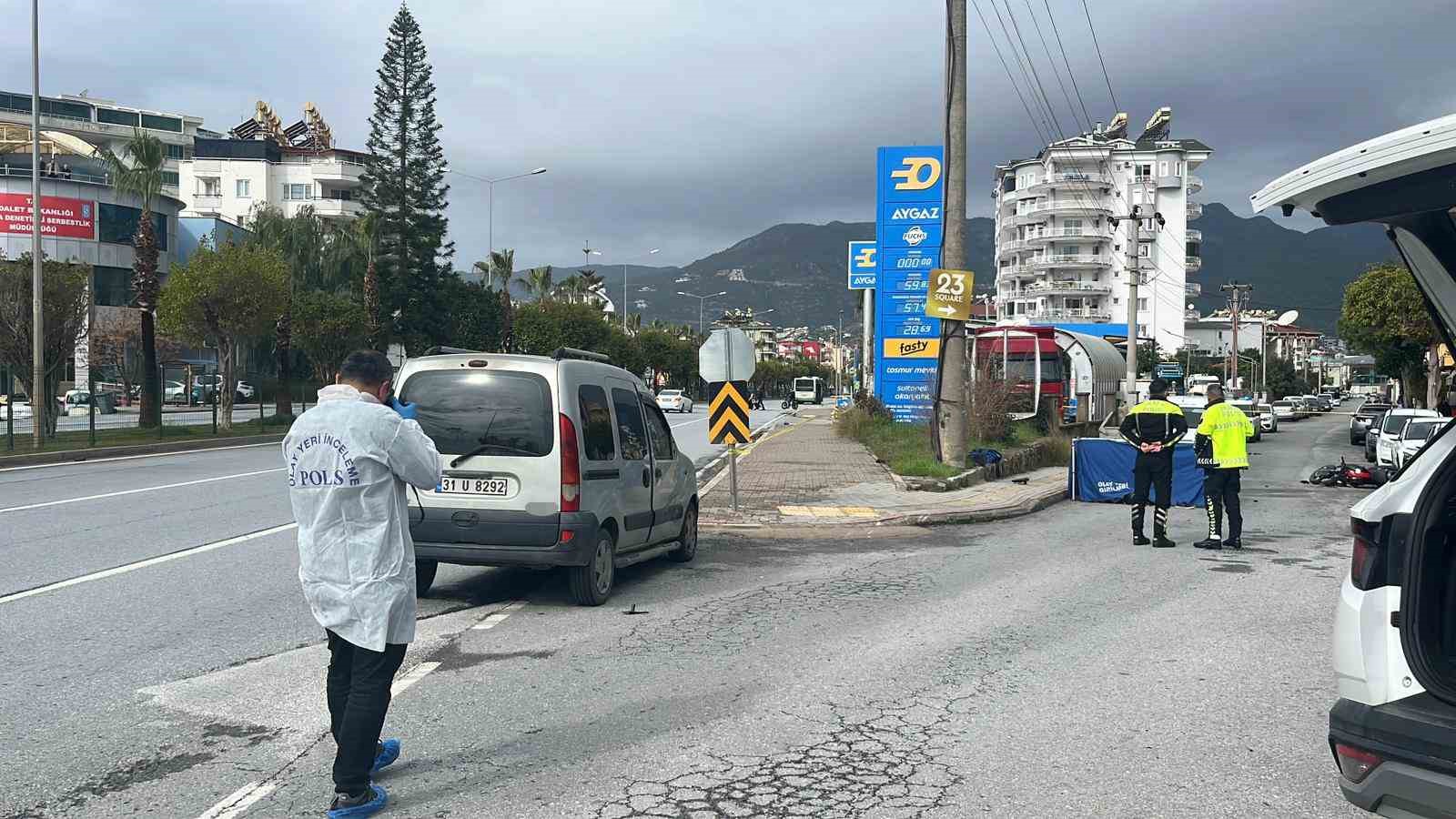 antalyada hafif ticari arac motosikletle carpisti 1 olu 9 QRJbbY3n