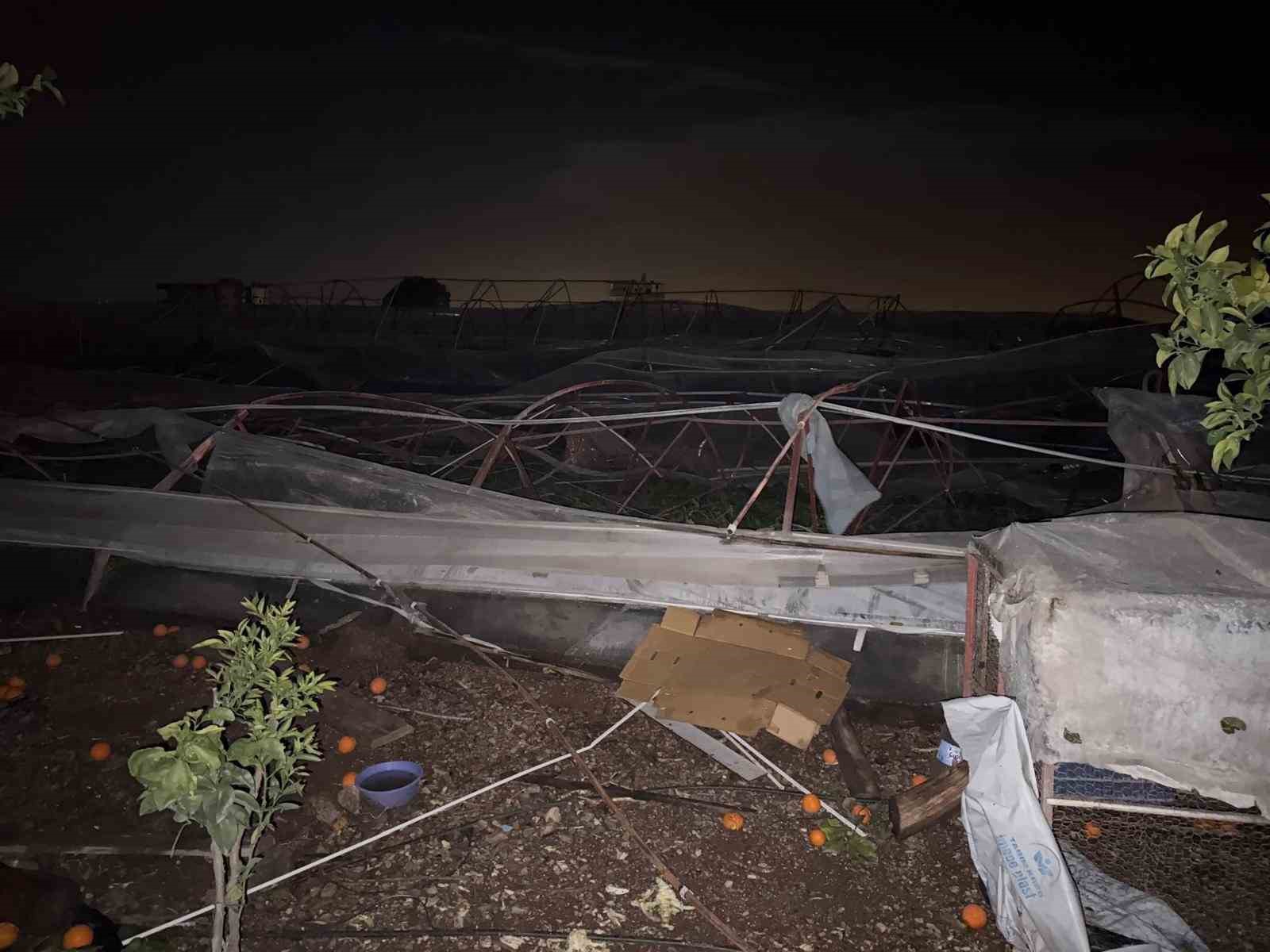 antalyada hortum seralara zarar verdi 1 R68vY7RA