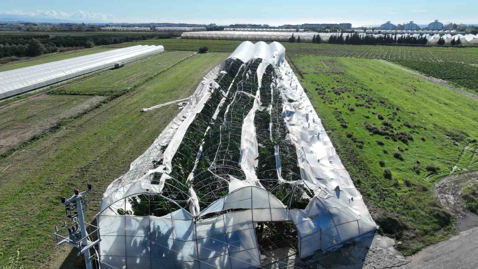 antalyada hortumun seralara verdigi zararin boyutu gun yuzune cikti 6 MQq6MlHE