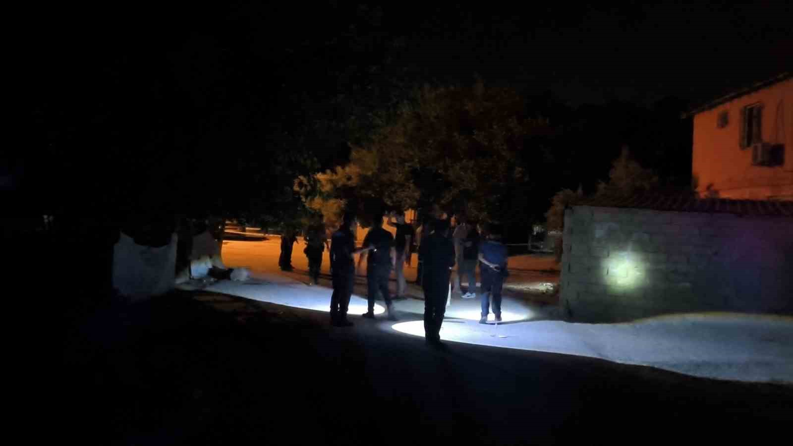Antalya’da iki grup arasında çıkan kavgada silahlar konuştu: 3 yaralı 4 antalyada iki grup arasinda cikan kavgada silahlar konustu 3 yarali 0 RgvnWzqR