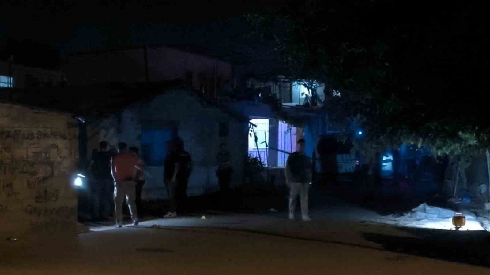 Antalya’da iki grup arasında çıkan kavgada silahlar konuştu: 3 yaralı 11 antalyada iki grup arasinda cikan kavgada silahlar konustu 3 yarali 7 tkcNJGyv