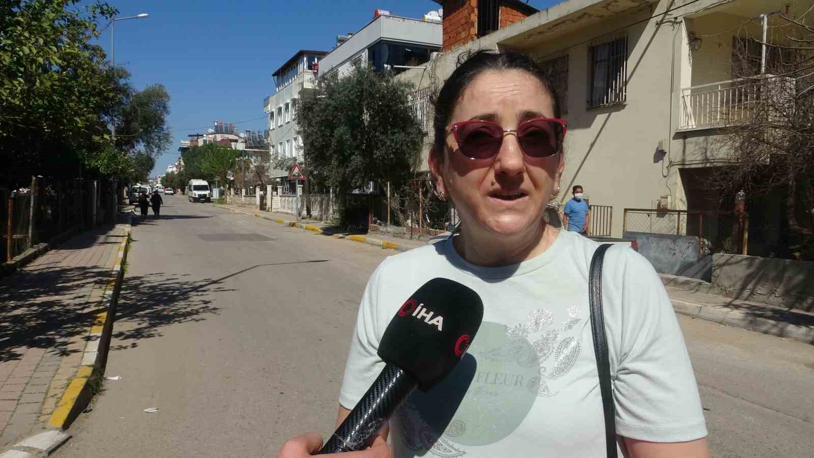 antalyada iki motosikletlinin yola savruldugu kaza kameraya yansidi mahalleli kasis istedi 0