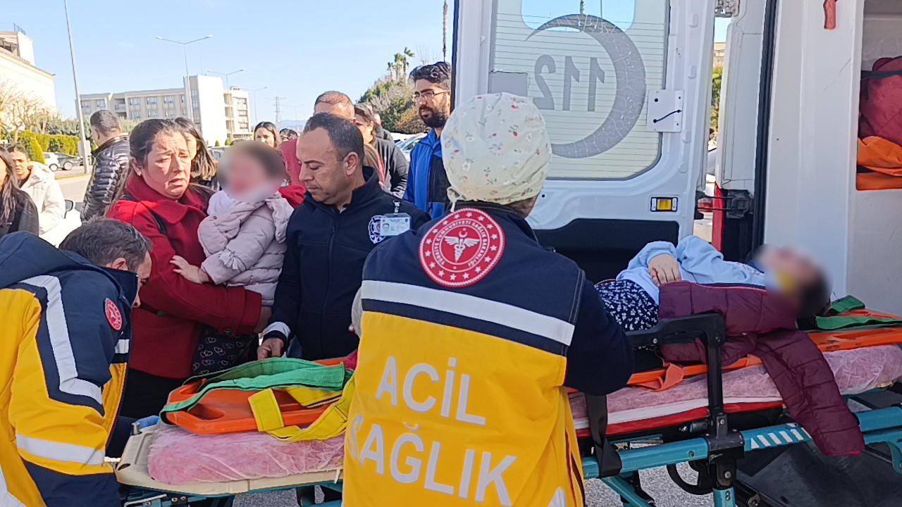 antalyada iki otomobilin carpistigi kazada ayni aileden 3 kisi yaralandi 1 gbgL7KRS