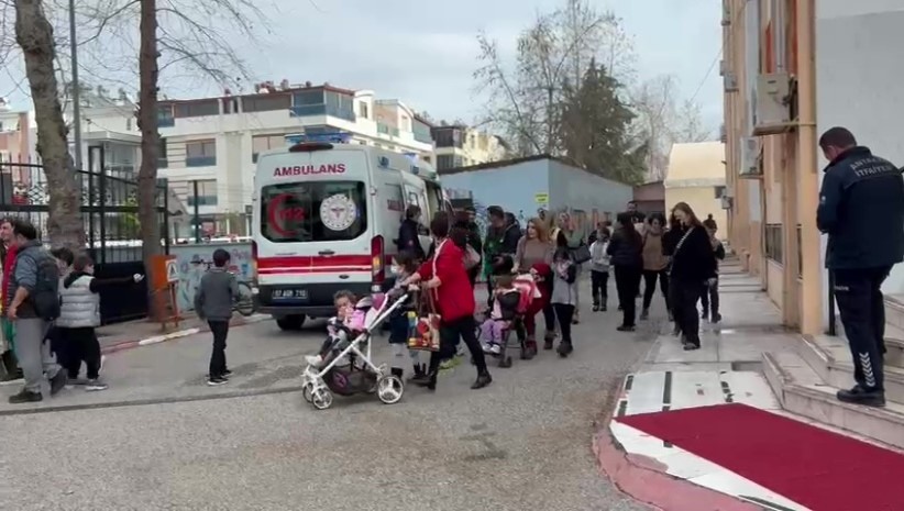 antalyada ilkokulda yangin cikti ogrenciler tahliye edildi 0 hQRdYT1y