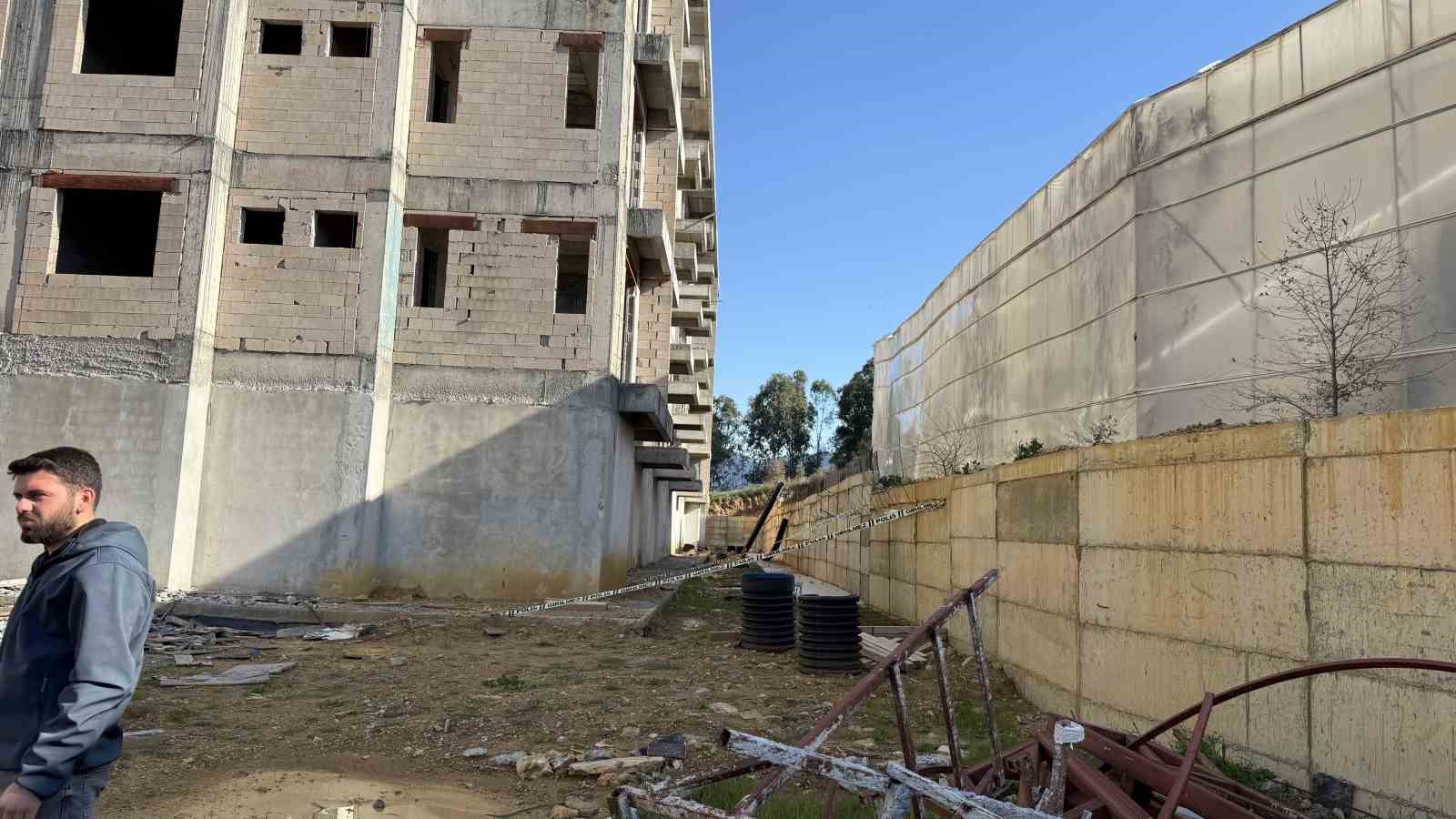 antalyada insaattin 5nci katindan dusen isci yaralandi 2 QM6s8qNp