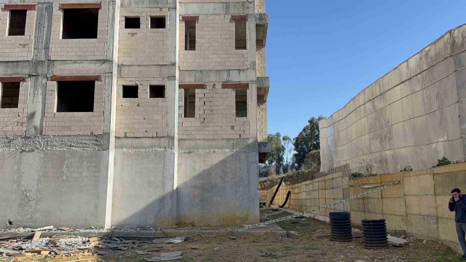 antalyada insaattin 5nci katindan dusen isci yaralandi 3 Znp5KHwe