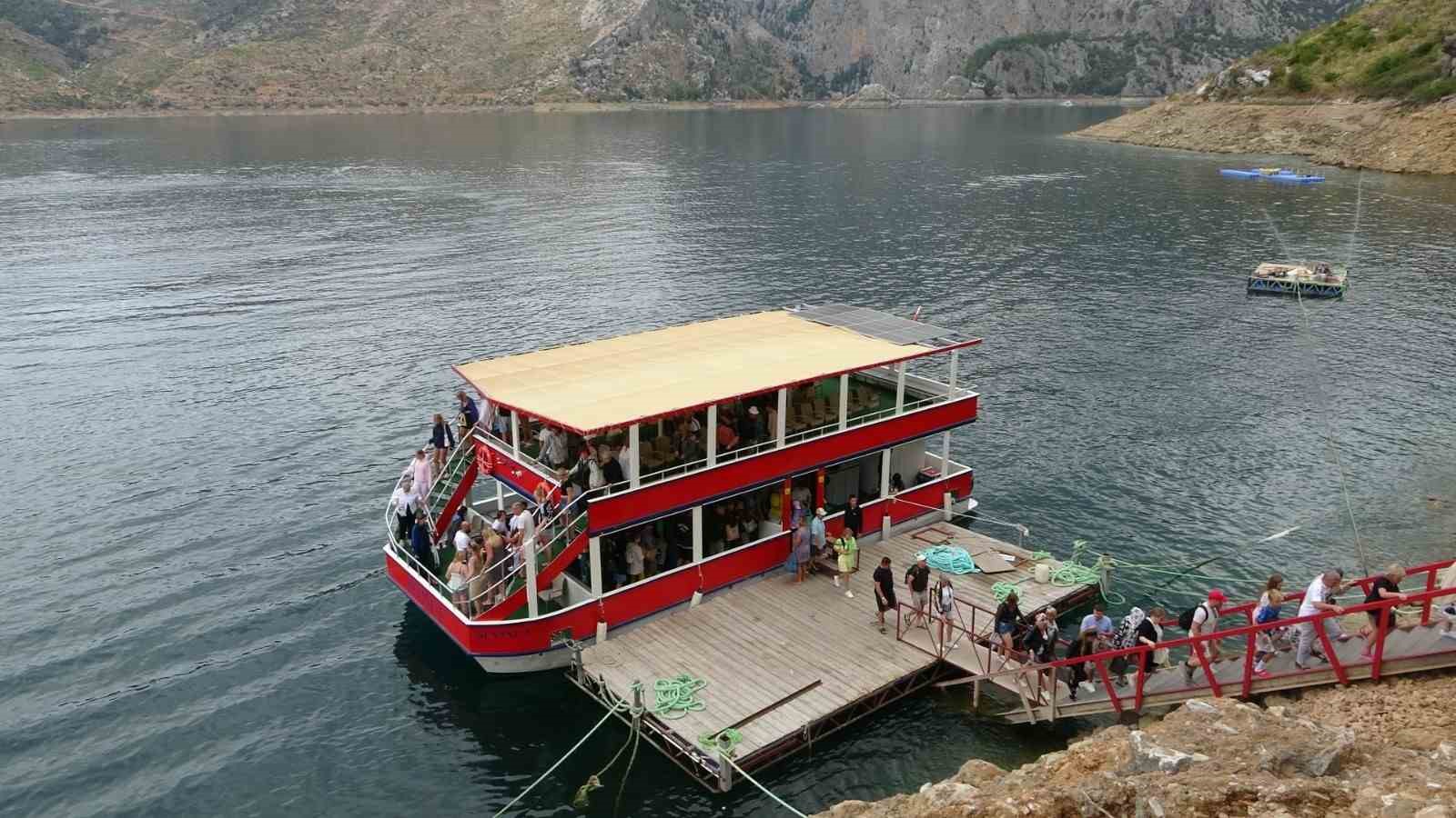 Antalya’da İrlandalı turist yüzmek için girdiği baraj gölünde kayboldu 9 antalyada irlandali turist yuzmek icin girdigi baraj golunde kayboldu 5 JD5O7TX8