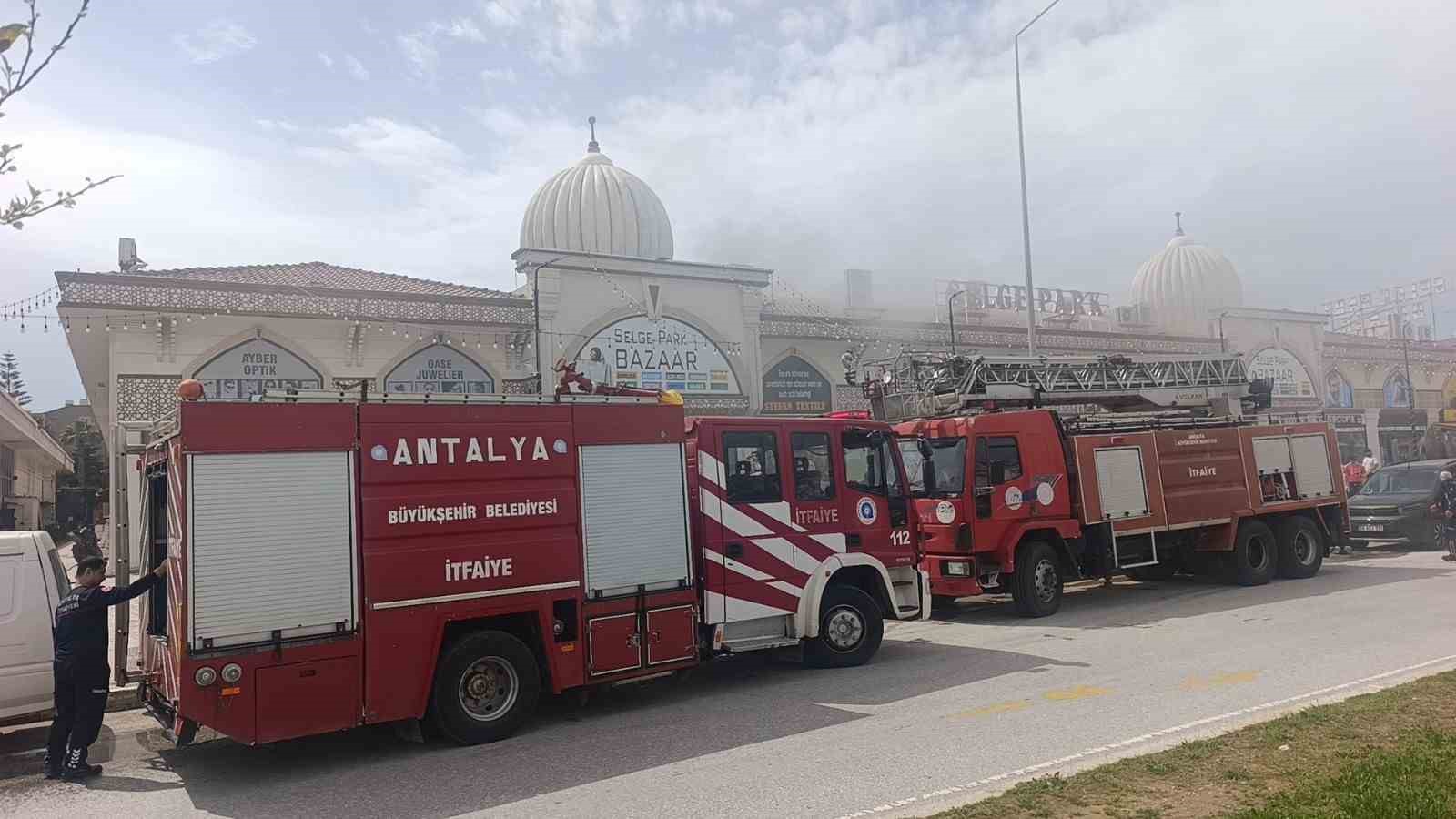 antalyada is merkezinde yangin panigi 9 SjUHgSlD