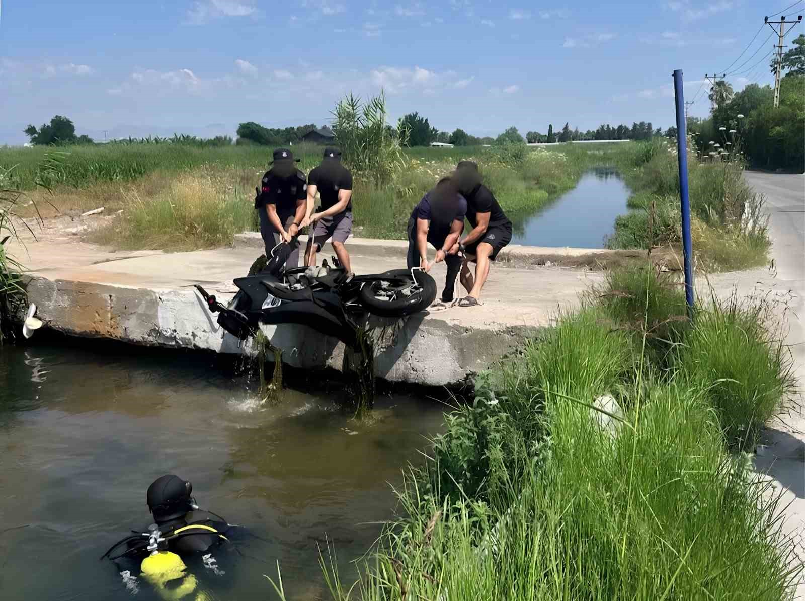 antalyada is yerini kursunlayan 2 kisi yakalandi 2 BNfHBtUM