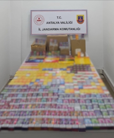 antalyada-kacak-bin-660-adet-elektronik-sigara-ve-7-bin-500-paket-sigara-ele-evEHprUg.jpg