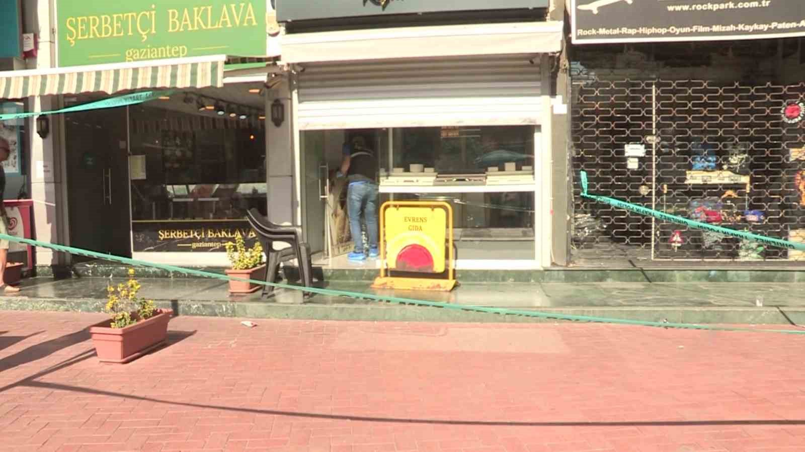 antalyada kameralari boyayip celik kasayi delerek kuyumcudan 5 kilo altin calip kactilar 8 sURnOgUa