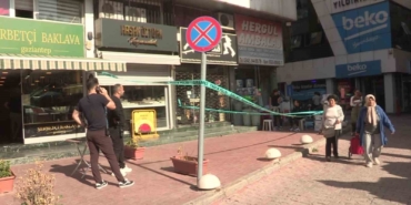 antalyada-kameralari-boyayip-celik-kasayi-delerek-kuyumcudan-5-kilo-altin-calip-kactilar-8Z7EZXcB.jpg