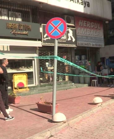 antalyada-kameralari-boyayip-celik-kasayi-delerek-kuyumcudan-5-kilo-altin-calip-kactilar-8Z7EZXcB.jpg