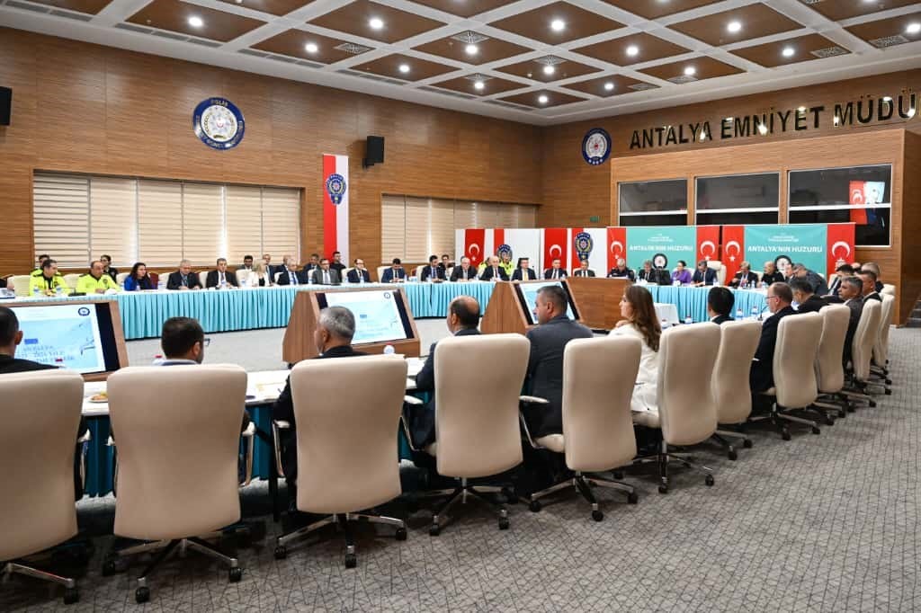 antalyada kamu kurumlarina kis uyarisi 1