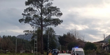 antalyada-kamyonetin-kasasindan-dusen-kadin-hayatini-kaybetti-dywQAW5F.jpg