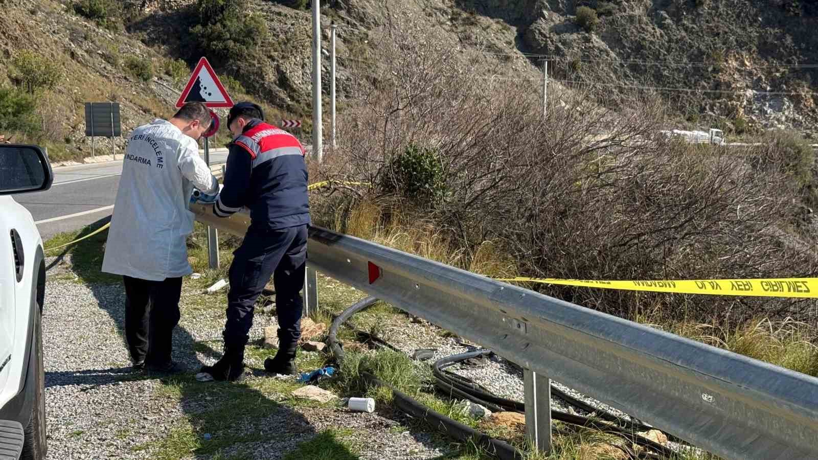 antalyada karayolu kenarinda cesedi bulunan kadinin kimligi belli oldu 2 dz4AGmEz