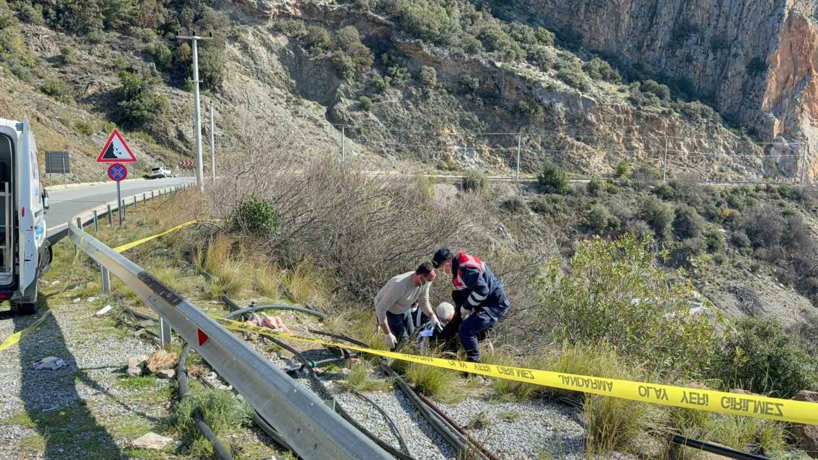 antalyada karayolu kenarinda kadin cesedi bulundu 3 fwwv8wKu