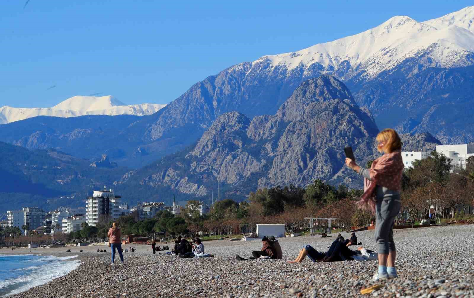 antalyada karli daglarin golgesinde deniz keyfi 0 e3cusNpc