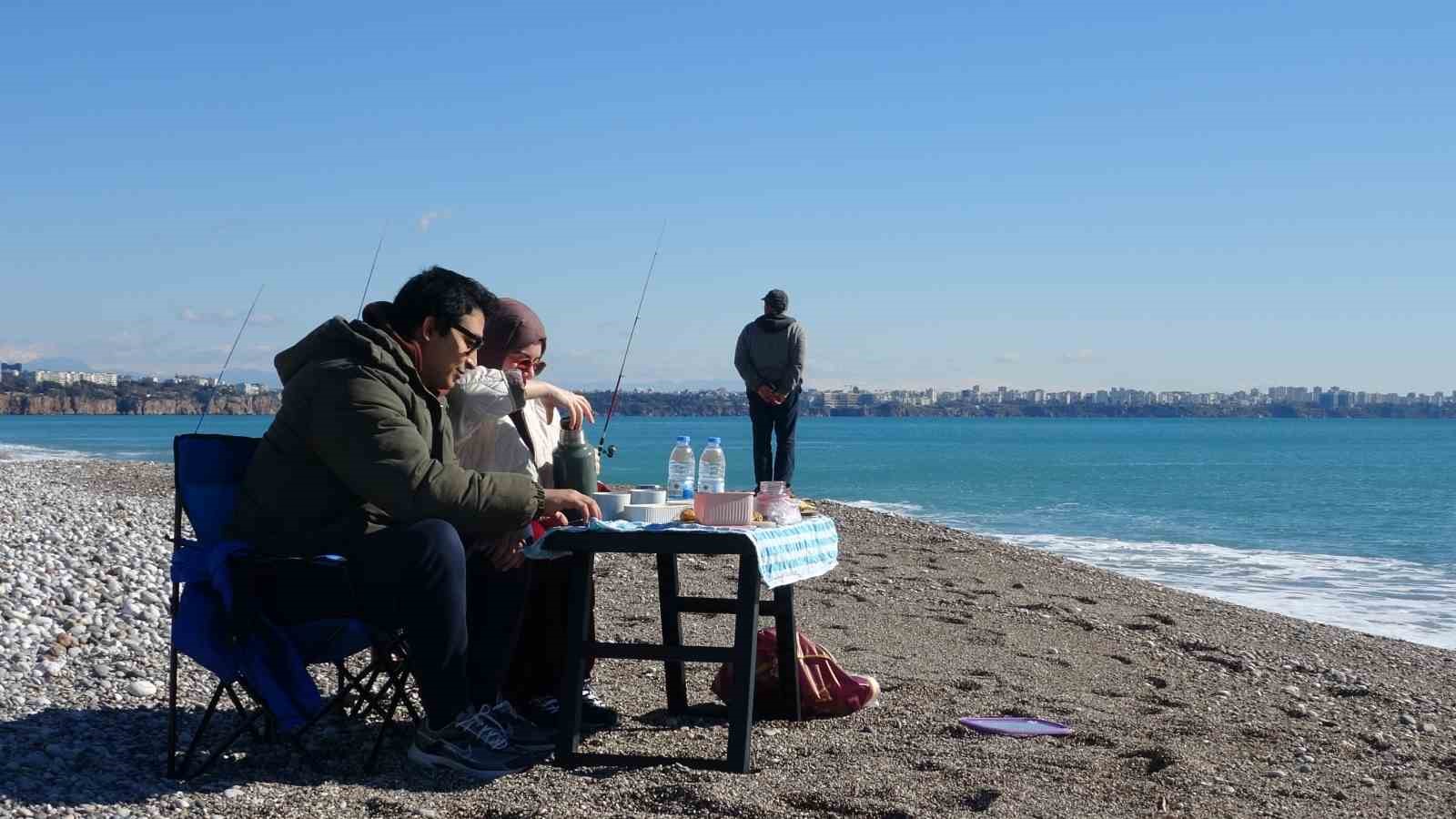 antalyada karli daglarin golgesinde deniz keyfi 1