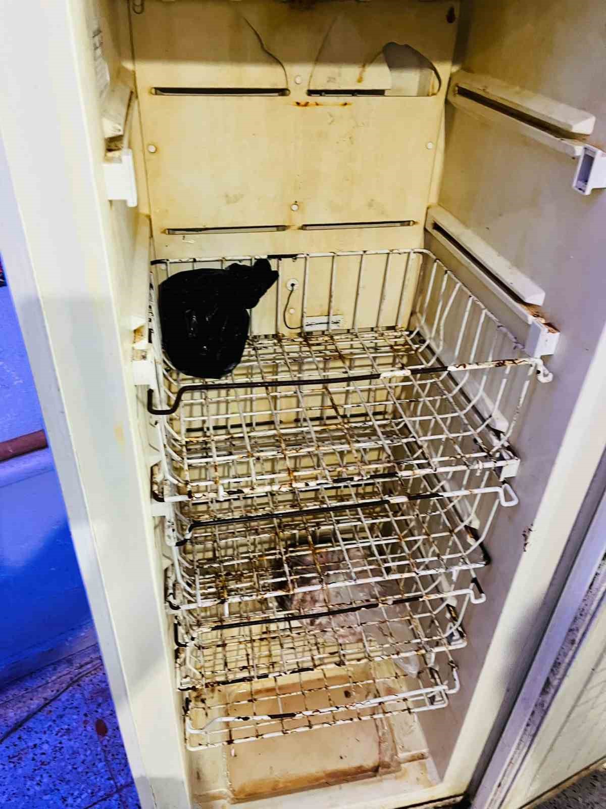 Antalya’da kasap dükkanında mide bulandıran görüntü: Zabıtalar gözlerine inanamadı 8 antalyada kasap dukkaninda mide bulandiran goruntu zabitalar gozlerine inanamadi 4