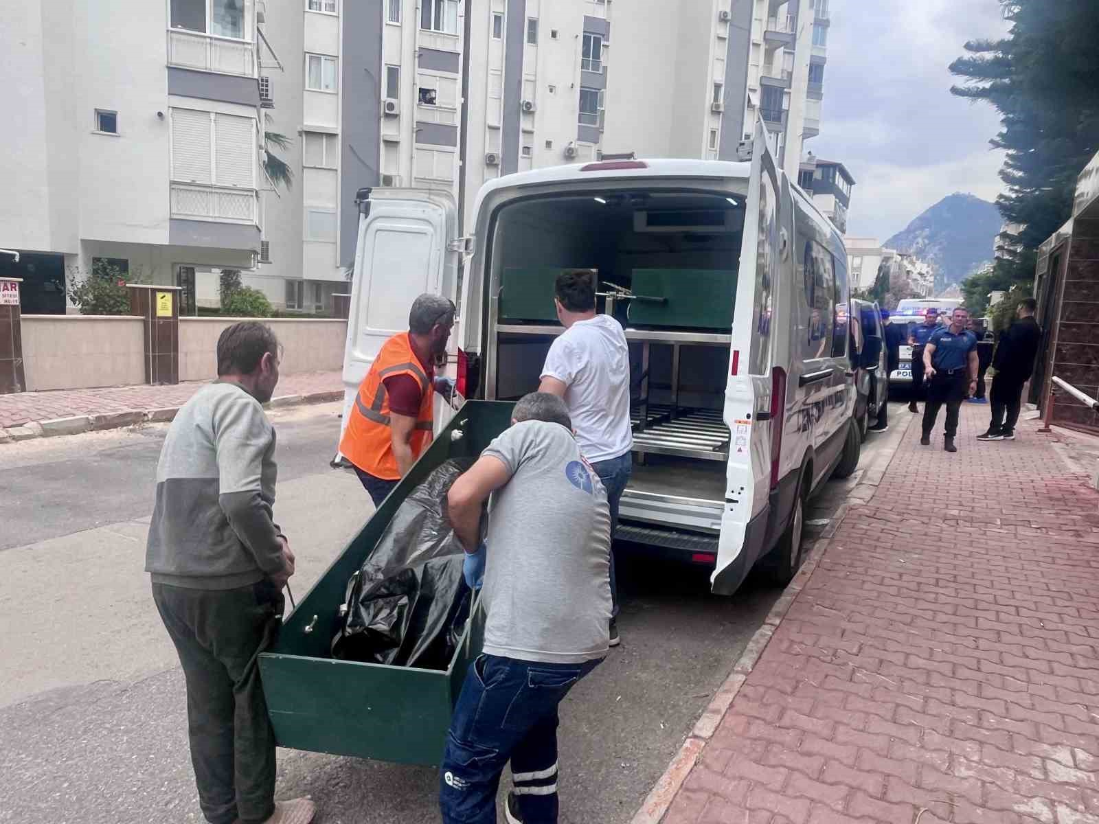 antalyada kazakistan uyruklu kadin evinde olu bulundu 2 tqASN37t