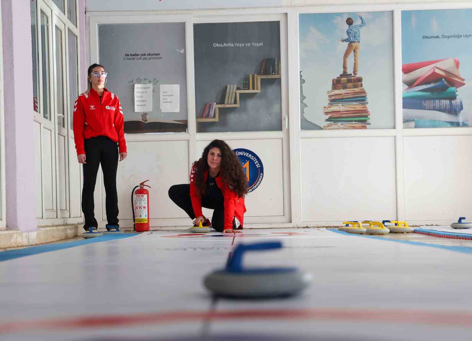 antalyada kiz cocuklari floor curling ile tanisti 4 UYAjKSfl
