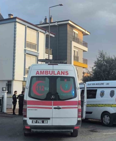 antalyada-koca-dehseti-esi-ve-2-cocugunu-tabancayla-oldurdu-i9DBRZ64.jpg