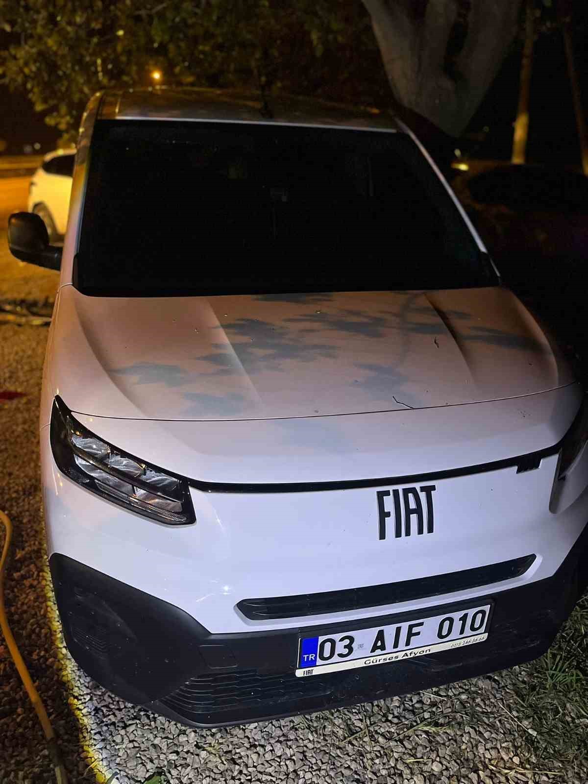 Antalya’da kontrolden çıkan otomobil park halindeki araçları hurdaya çevirdi: 4 yaralı 11 antalyada kontrolden cikan otomobil park halindeki araclari hurdaya cevirdi 4 yarali 7 62IyJSOS