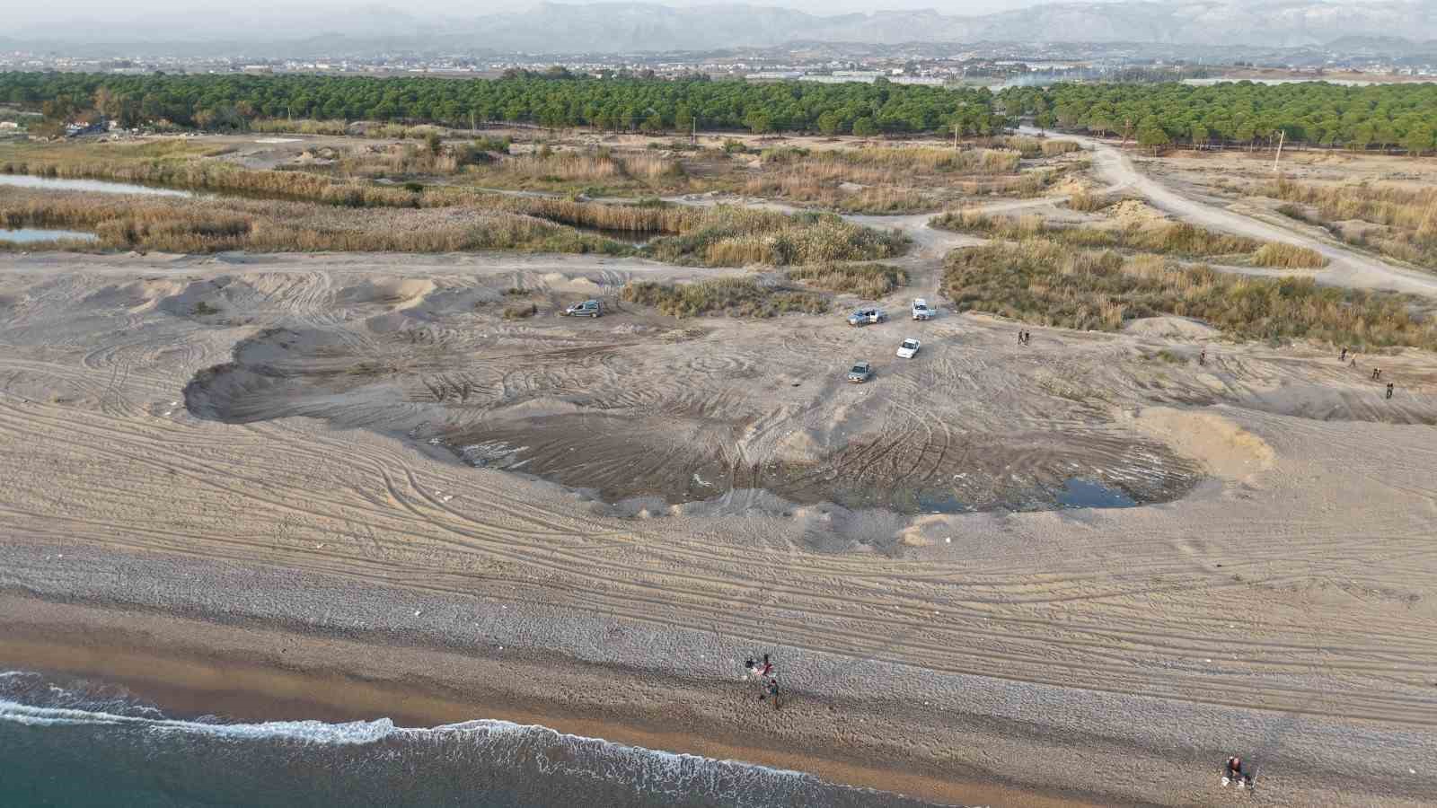 antalyada kum hirsizlari sahilleri talan etti kum ocagina donen sahiller dronla goruntulendi 14 H3S4Q9Pz
