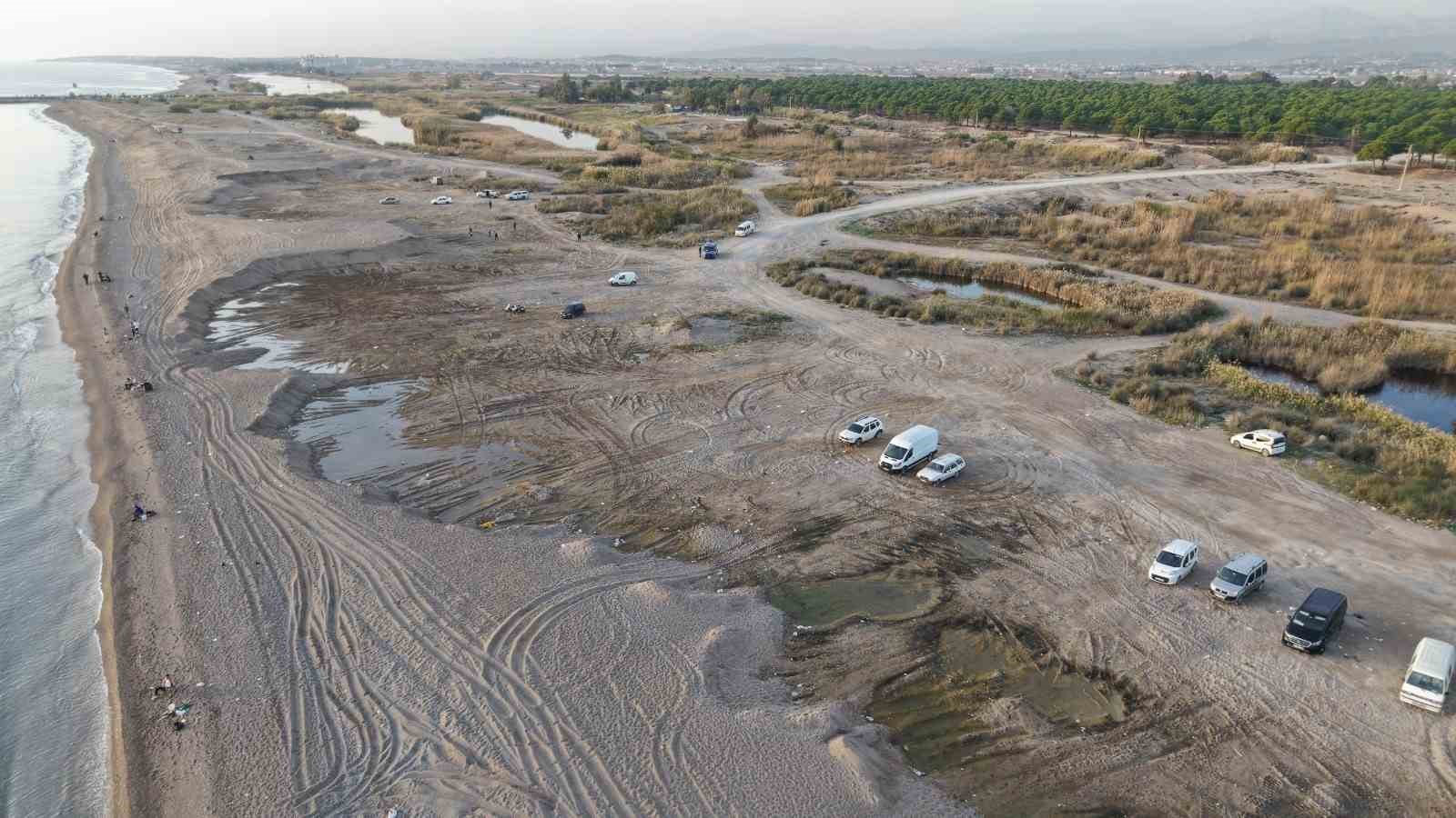 antalyada kum hirsizlari sahilleri talan etti kum ocagina donen sahiller dronla goruntulendi 3 dIci466F