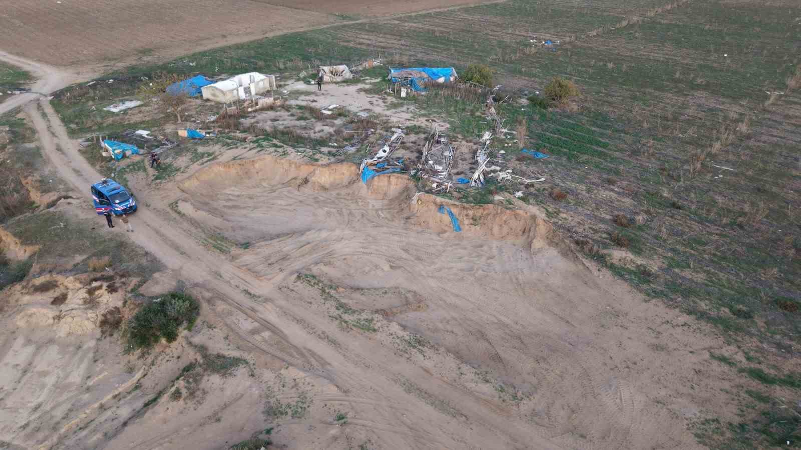 antalyada kum hirsizlari sahilleri talan etti kum ocagina donen sahiller dronla goruntulendi 4 cLF1Bzz8